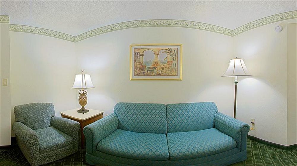 ホリデイ イン ポート セント ルーシー Port St. Lucie エクステリア 写真